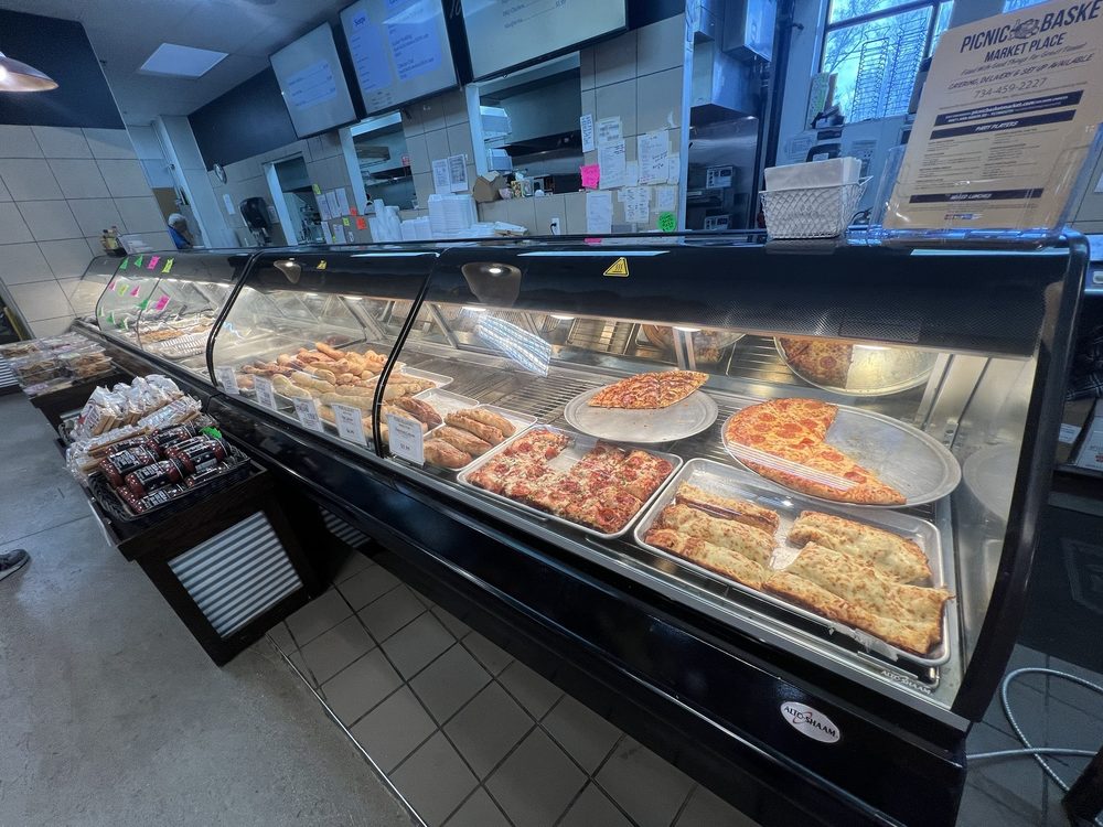 PICNIC BASKET Updated October 2024 81 Photos & 61 Reviews 49471