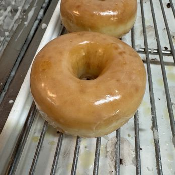 Donut Palace - Bakeries Near Me - Buda, Texas