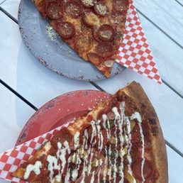 Top: pepperoni slice; bottom: humboldt pie slice
