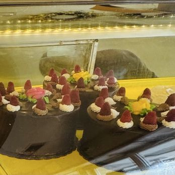 Reuter's Bakery - Bakeries Near Me - Chicago, Illinois