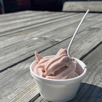 LCCL Strawberry Farm - Strawberry Ice Cream - Farmers Market Near Me - Rome, Georgia LCCL Strawberry Farm - Strawberry Ice Cream - Farmers Market Near Me - Rome, Georgia