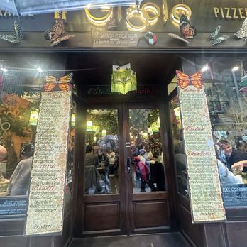 Il Gigolo - Exterior of restaurant - Italian Near Me - Paris, 75 Il Gigolo - Exterior of restaurant - Italian Near Me - Paris, 75