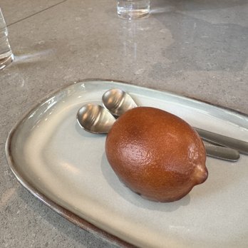 Nīzu Cafe - Yuzu cake - Cafes Near Me - Vancouver, British Columbia