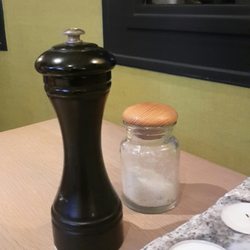 La Table de Paul - La salière et le poivrier posseux