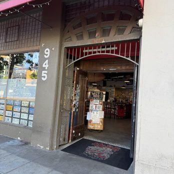 Hodad's - Outside - Burgers Near Me - San Diego, California Hodad's - Outside - Burgers Near Me - San Diego, California