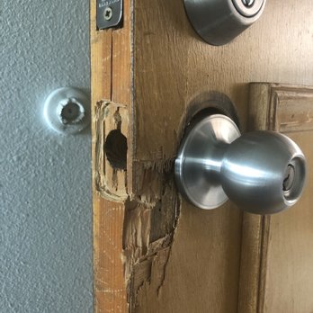 Mister Ben - Broken door and lock - Keys & Locksmiths Near Me