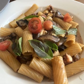 Lorenzo's - Italian Near Me - Cancún, AGU