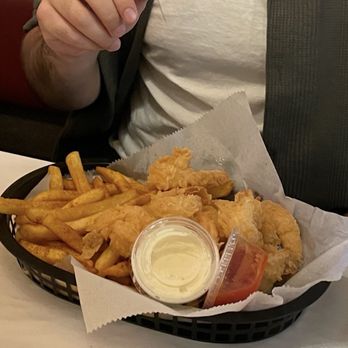 A Plus Crab - Great Lake - Fried Shrimp Basket (8) with Cajun Fries - Cajun/Creole Near Me - Lake Orion, Michigan