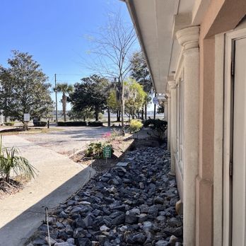 Magnolia Cafe - Side view of water - Cafes Near Me - Beaufort, South Carolina Magnolia Cafe - Side view of water - Cafes Near Me - Beaufort, South Carolina