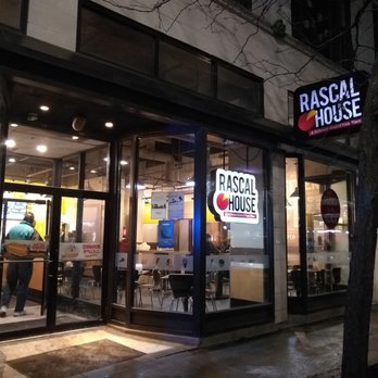 Rascal House - Cleveland mini-vaca'y late night hotel eats--cheap cheese pizza wins! :-D - Pizza Near Me - Cleveland, Ohio