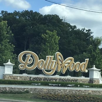 Dollywood - Amusement Parks Near Me - Pigeon Forge, Tennessee