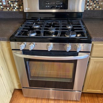 Mr & Mrs Klink Cleaning Services - Stove - Home Cleaning Near Me Mr & Mrs Klink Cleaning Services - Stove - Home Cleaning Near Me