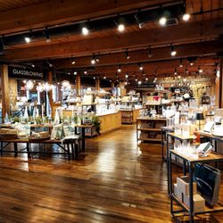 Simon Pearce - Simon Pearce retail store