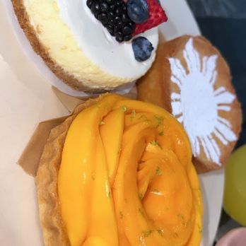 Kasama - mango tart, berry cheesecake, ube huckleberry basque cake - Filipino Near Me - Chicago, Illinois
