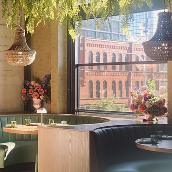 La Serre - French Near Me - Chicago, Illinois