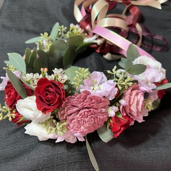 Fancy Pants Floral - Flower crown - Florists Near Me - Robstown, Texas Fancy Pants Floral - Flower crown - Florists Near Me - Robstown, Texas