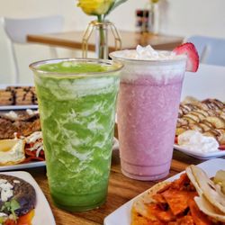 B AM Cocina - Strawberry + Banana Milkshake , Green Juice Smoothie