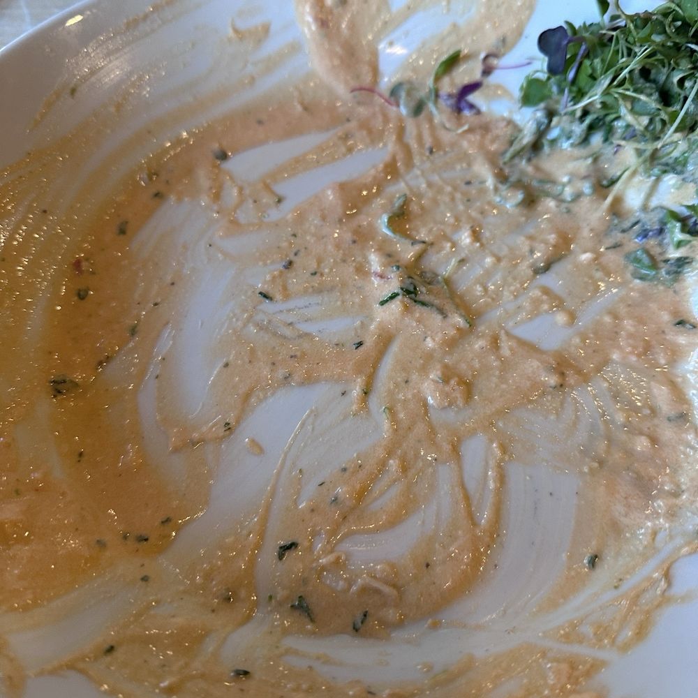 Alisson's Restaurant - Needed bread to sop up the rest of the lobster rav sauce! - Seafood Near Me - Kennebunkport, Maine