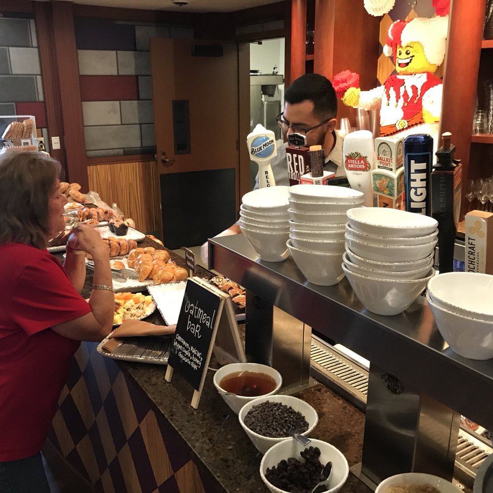 Dragon's Den - American Near Me - Carlsbad, California