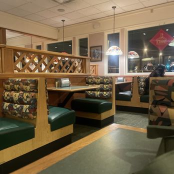 Dion's - Seating Area - Pizza Near Me - Albuquerque, New Mexico