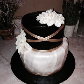 Lucky 13 Bakes - Classic and Elegant Birthday Cake - Custom Cakes Near Me Lucky 13 Bakes - Classic and Elegant Birthday Cake - Custom Cakes Near Me