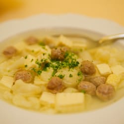Okelmann´s - Unser Klassiker: die Warper Hochzeitssuppe
