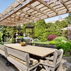 Hamptons Silverleaf Landscaping Design - Custom pergola