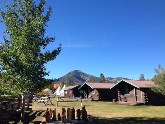 Smiley Creek Lodge by null