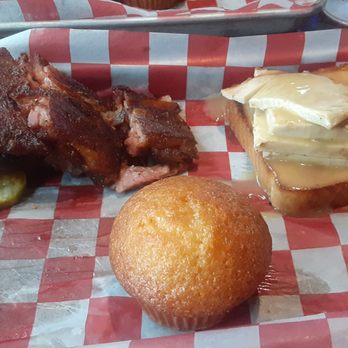 Famous Daves - Lunch combo - Barbeque Near Me - Long Beach, California Famous Daves - Lunch combo - Barbeque Near Me - Long Beach, California