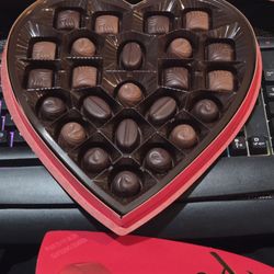 Walgreens - Hershey's Pot Of Gold  02-16-2026
