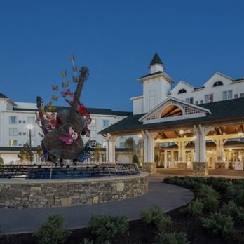 Rocky Top Rides - Dollywood Dreammore Resort approx 1 hr travel time from Tyson - Airport Shuttles Near Me Rocky Top Rides - Dollywood Dreammore Resort approx 1 hr travel time from Tyson - Airport Shuttles Near Me