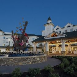 Rocky Top Rides - Dollywood Dreammore Resort approx 1 hr travel time from Tyson