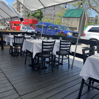 Duc de Lorraine - Outside - French Near Me - Montreal, Quebec Duc de Lorraine - Outside - French Near Me - Montreal, Quebec