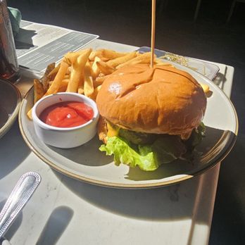 Muldoon's Irish Pub - Burger - Irish Pub Near Me - Newport Beach, California Muldoon's Irish Pub - Burger - Irish Pub Near Me - Newport Beach, California
