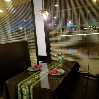 Bua Thai Restaurant - Booth seating - Thai Near Me - Aurora, Colorado Bua Thai Restaurant - Booth seating - Thai Near Me - Aurora, Colorado