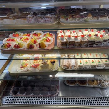 Dimpflmeier Bakery - Bakeries Near Me - Etobicoke, Ontario