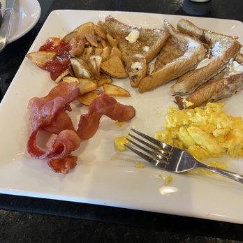 FORTY10 Bar & Grille - King of the hill breakfast - New American Near Me - Canfield, Ohio FORTY10 Bar & Grille - King of the hill breakfast - New American Near Me - Canfield, Ohio
