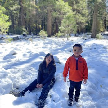 Lower Yosemite Falls - Mid Nov 2022. Stopping along the trail, so the kids can play in the snow. - Parks Near Me Lower Yosemite Falls - Mid Nov 2022. Stopping along the trail, so the kids can play in the snow. - Parks Near Me