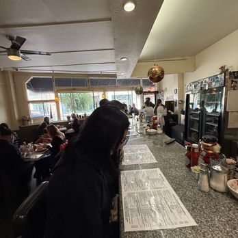 Christie's - Bar seating - Breakfast & Brunch Near Me - Burlingame, California