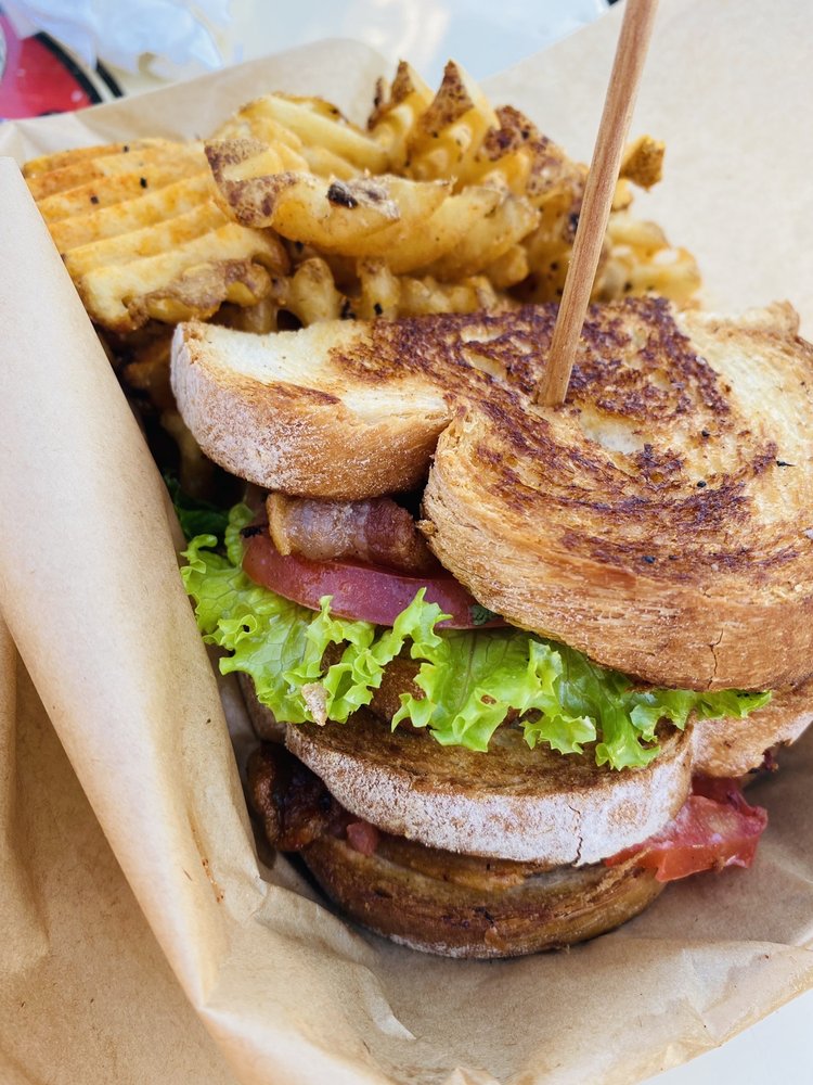 FINS PATIO BAR & GRILL Updated August 2024 27 Photos & 83 Reviews