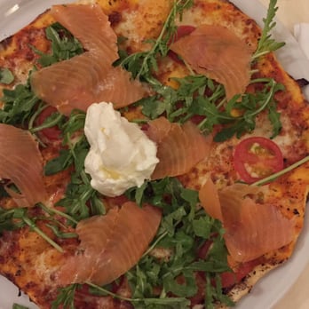 Tia Maria - Lachs-Pizza für 8,30€ - Italian Near Me - Berlin, BE Tia Maria - Lachs-Pizza für 8,30€ - Italian Near Me - Berlin, BE