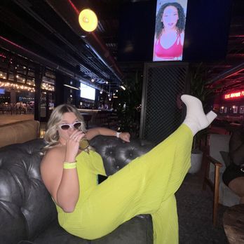 VIP LA Club Crawl - a woman sitting on a couch - Club Crawl Near Me - Los Angeles, California VIP LA Club Crawl - a woman sitting on a couch - Club Crawl Near Me - Los Angeles, California