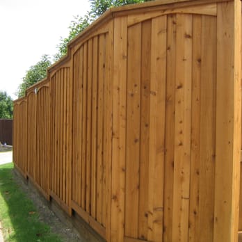 Todds Lawn Care - a wooden fence in a residential area - Lawn Services Near Me - Wylie, Texas Todds Lawn Care - a wooden fence in a residential area - Lawn Services Near Me - Wylie, Texas