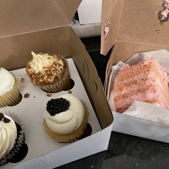 Jennivee’s Bakery - Desserts Near Me - Chicago, Illinois Jennivee’s Bakery - Desserts Near Me - Chicago, Illinois