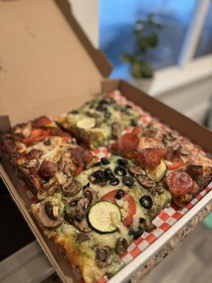 Golden Boy Pizza by null