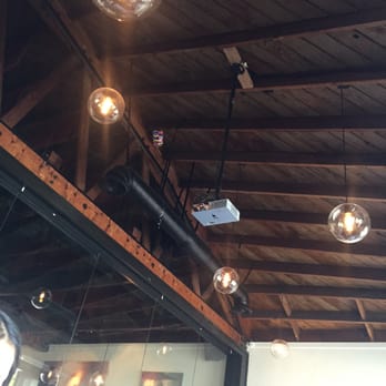 Upper West - Rustic atmosphere - New American Near Me - Santa Monica, California Upper West - Rustic atmosphere - New American Near Me - Santa Monica, California