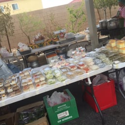 Desserts everywhere... Desserts everywhere...