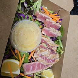Seared tuna salad, side of italian