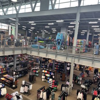 DICK'S Sporting Goods - Sports Wear Near Me - Woodbridge, New Jersey