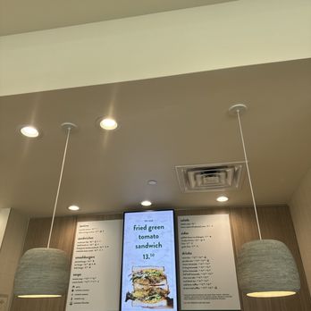 La Tour Cafe - Cafes Near Me - Honolulu, Hawaii